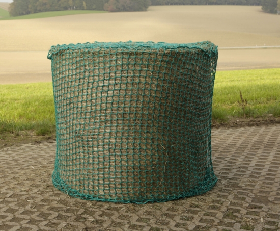 Hay Net for Round Bales 150X150 cm, mesh width 4.5 cm 153472_mood01_321603+20.jpg